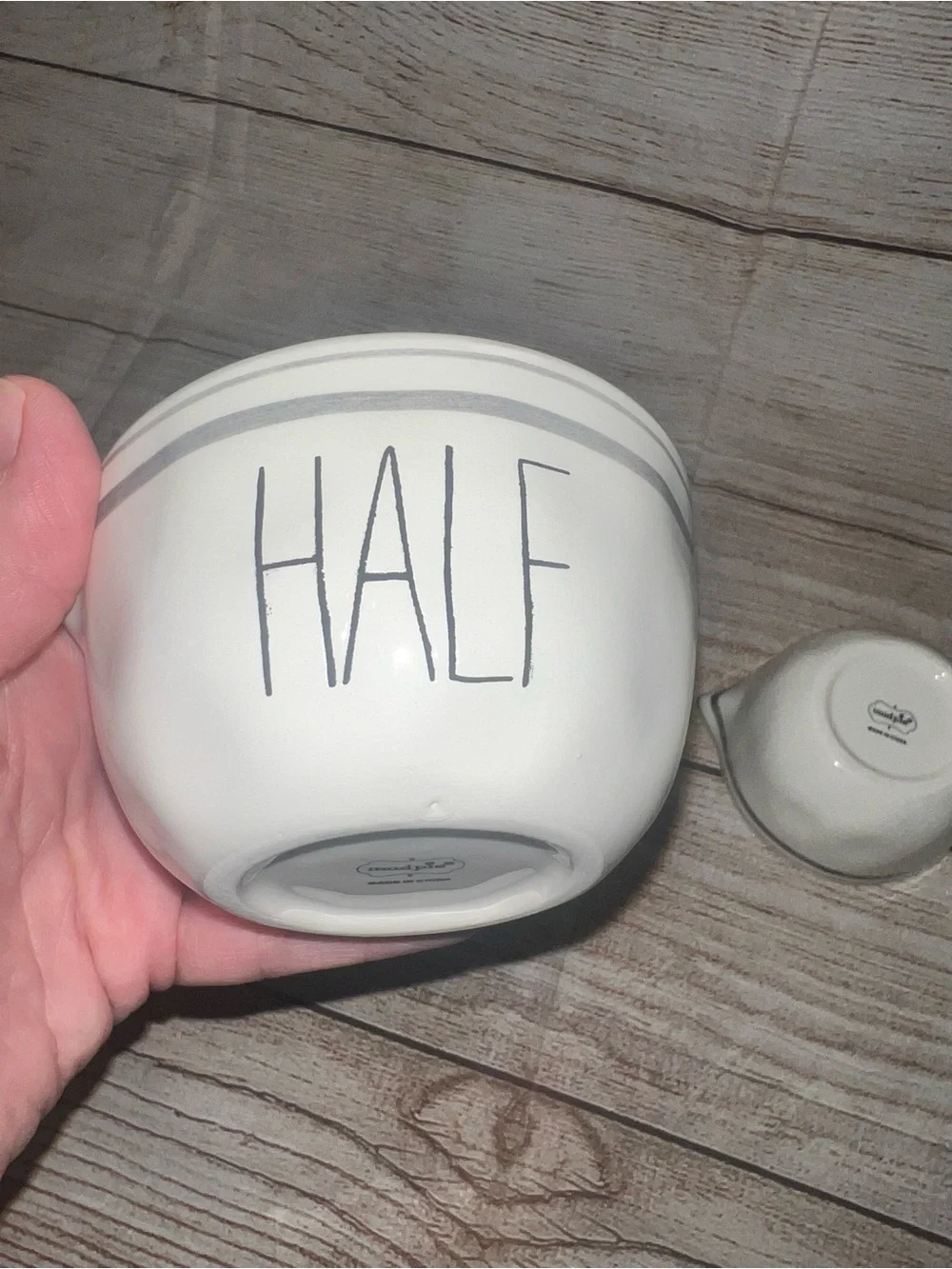NWT Mud Pie Ceramic Measuring Cups